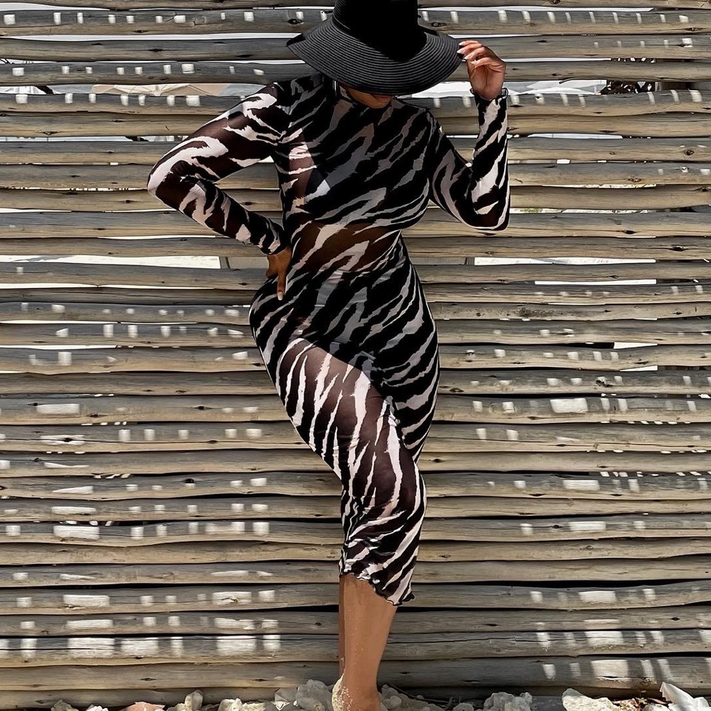 MATTE COLLECTION COVERUP/ DRESS